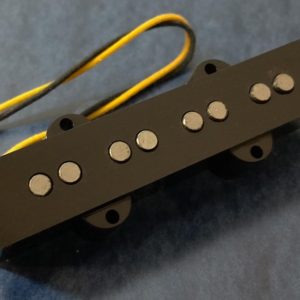 Bass guitar pickups